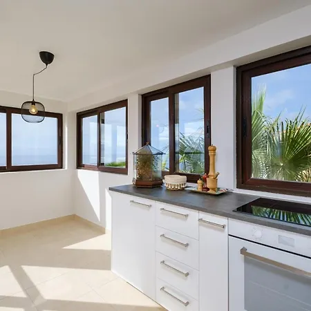 Garajau House - Sunrise To Sunset Ocean View House Holiday home *