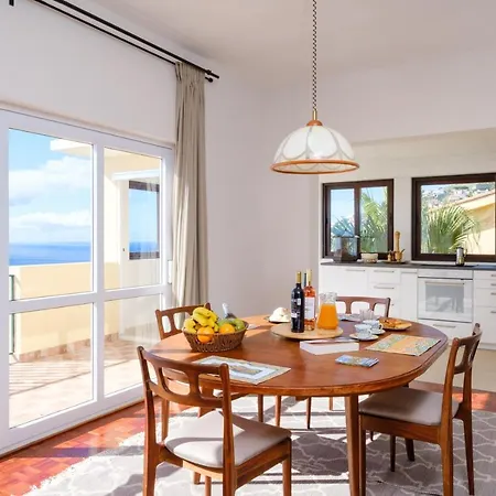 Garajau House - Sunrise To Sunset Ocean View House Holiday home Canico (Madeira)